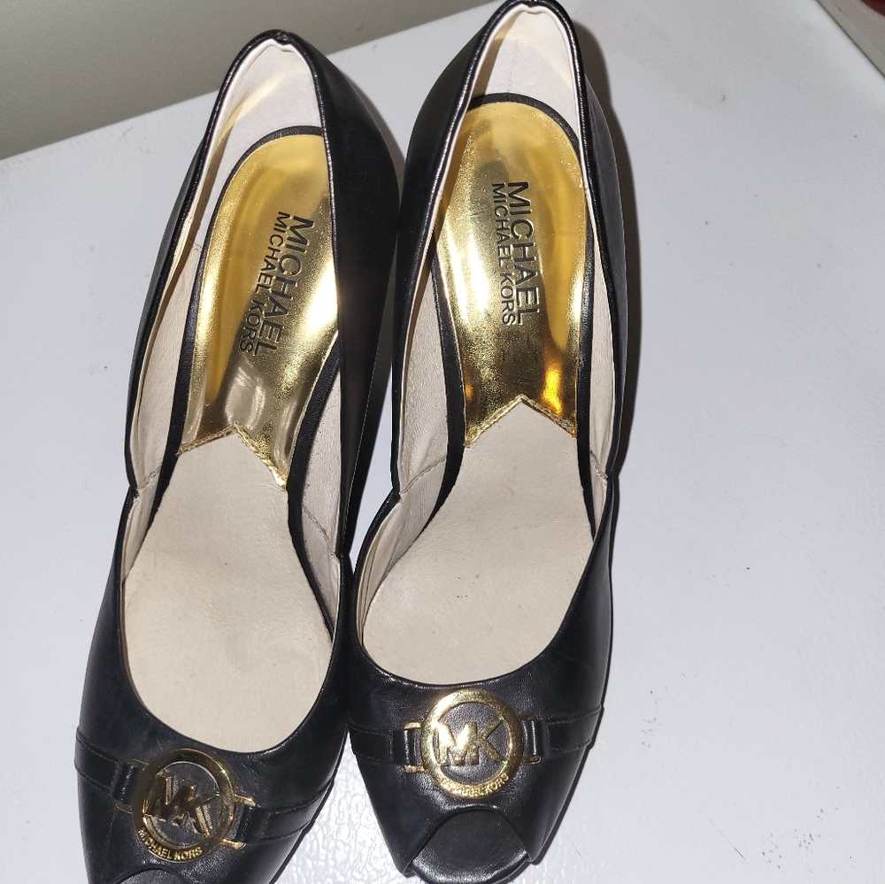 Sz 8 MK shoes